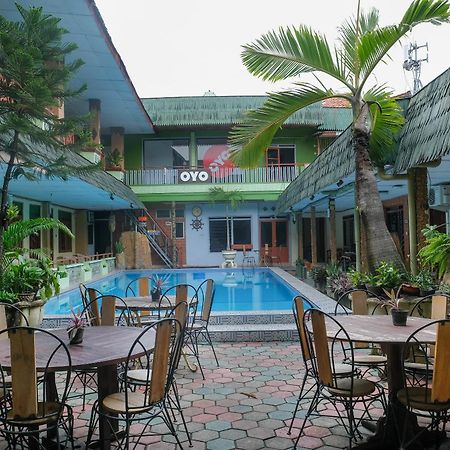 Oyo 585 Hotel Perwita Sari Yogyakarta Luaran gambar