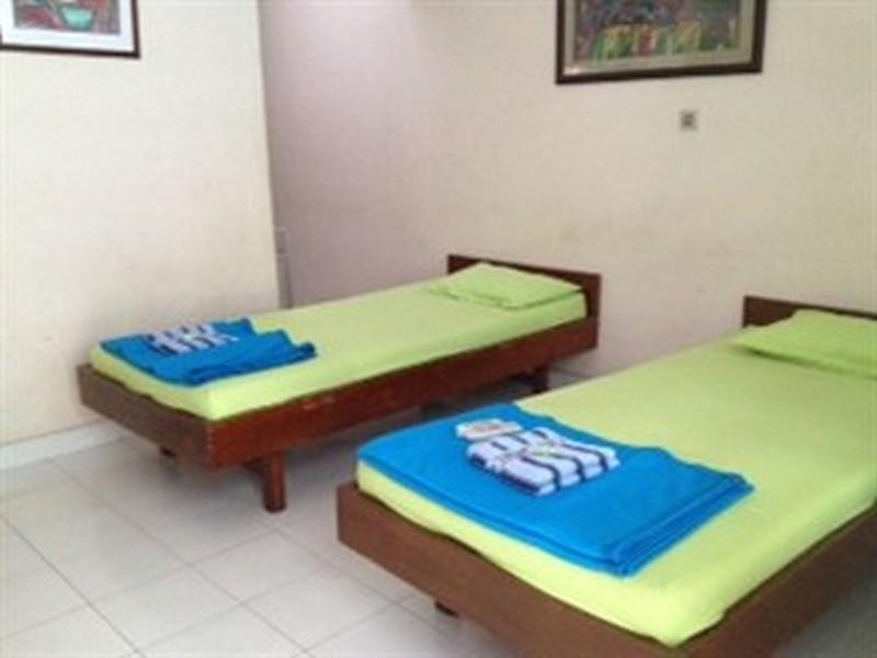 Oyo 585 Hotel Perwita Sari Yogyakarta Luaran gambar