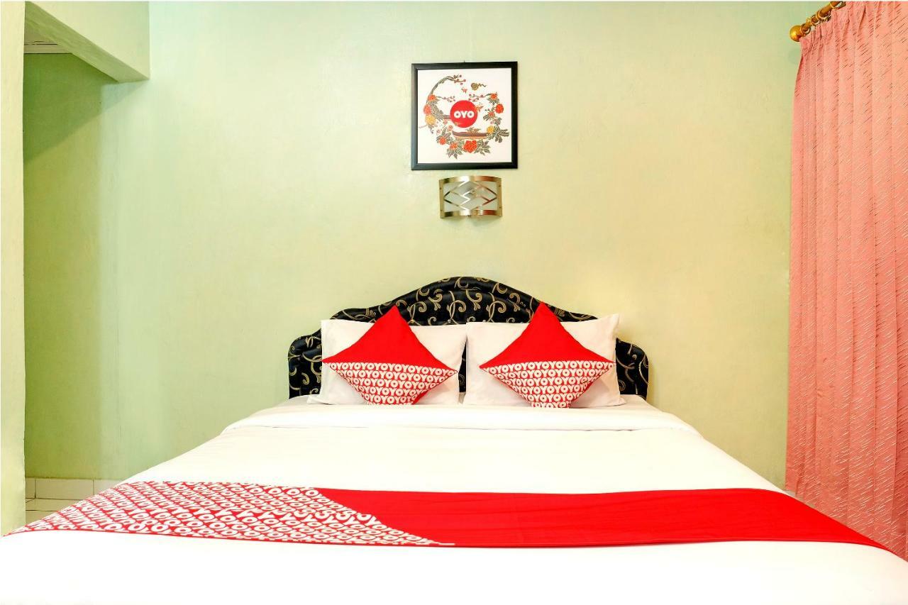 Oyo 585 Hotel Perwita Sari Yogyakarta Luaran gambar