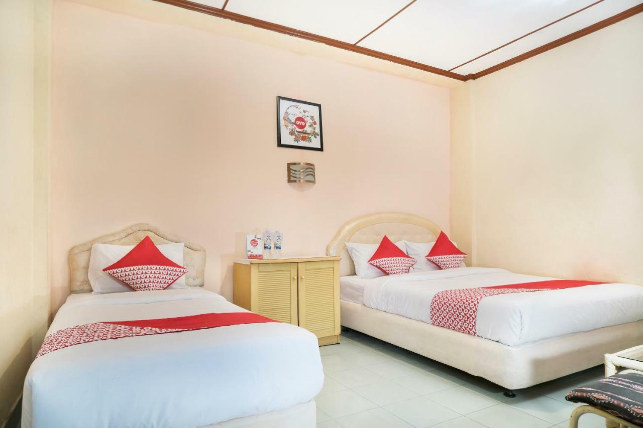 Oyo 585 Hotel Perwita Sari Yogyakarta Luaran gambar
