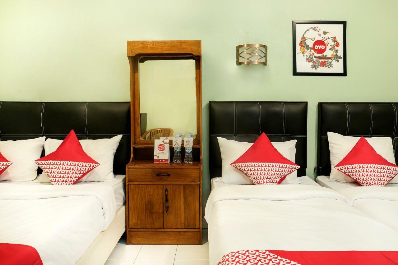Oyo 585 Hotel Perwita Sari Yogyakarta Luaran gambar