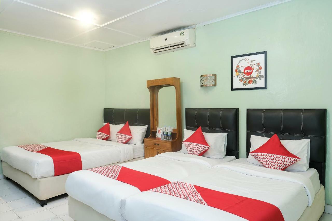 Oyo 585 Hotel Perwita Sari Yogyakarta Luaran gambar