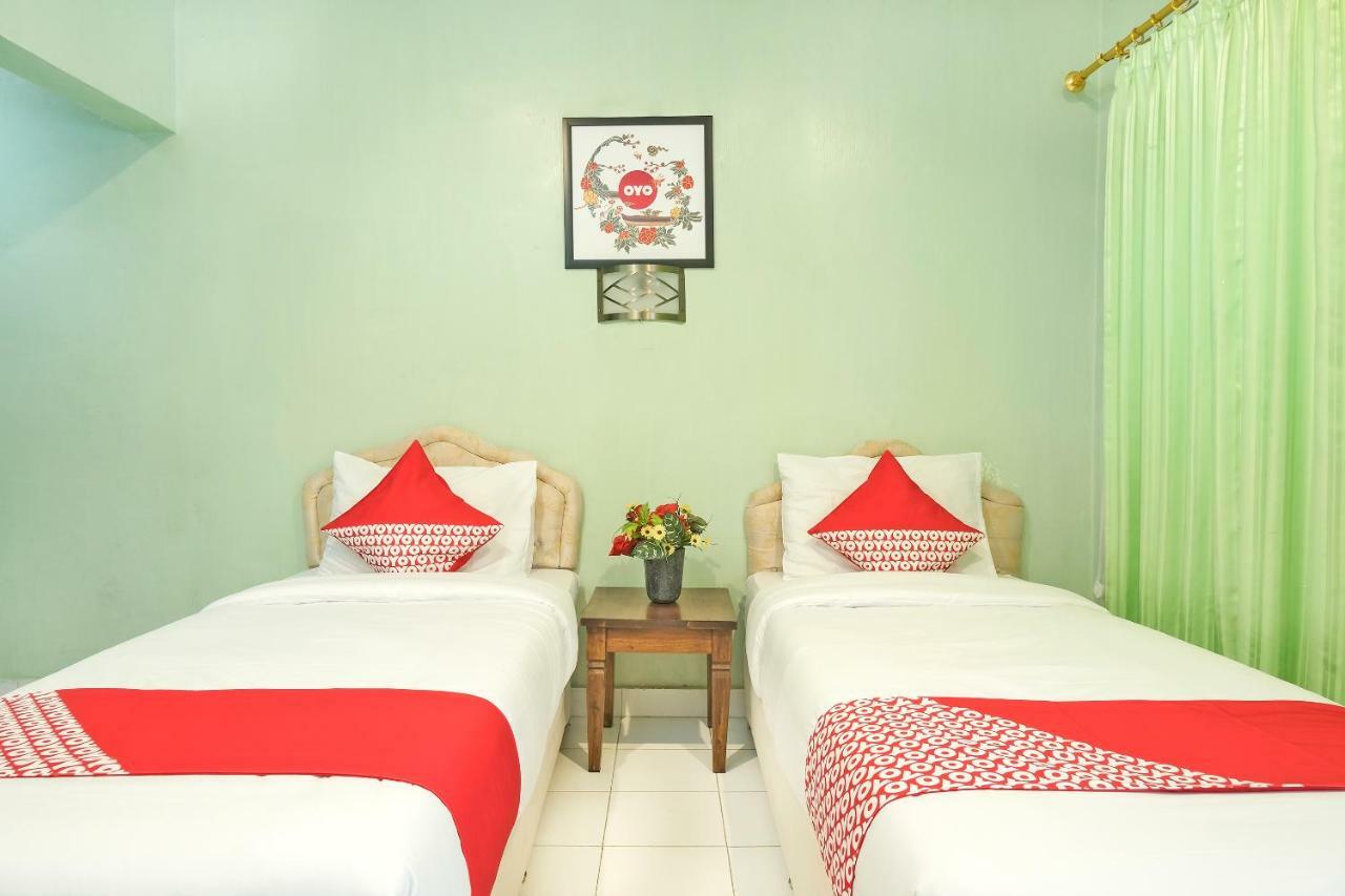 Oyo 585 Hotel Perwita Sari Yogyakarta Luaran gambar