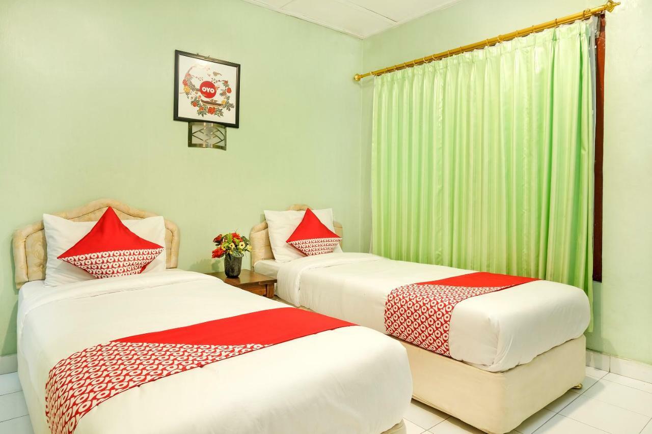 Oyo 585 Hotel Perwita Sari Yogyakarta Luaran gambar