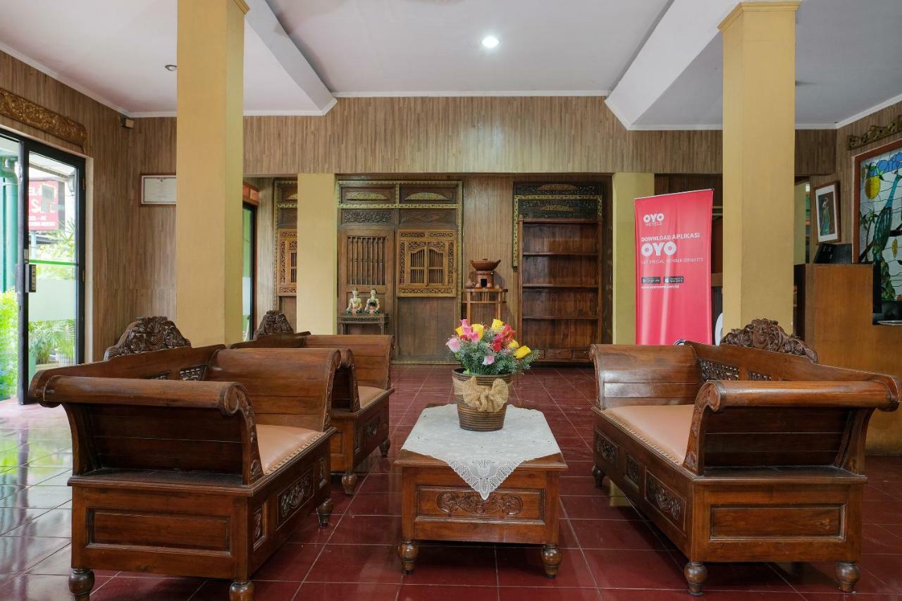 Oyo 585 Hotel Perwita Sari Yogyakarta Luaran gambar